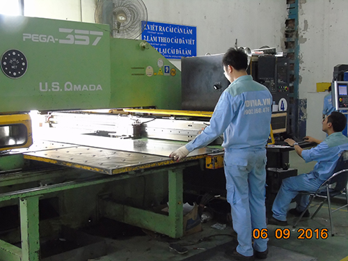 Thiết bị, máy móc sản xuất - Cửa SDVINA - Công Ty Cổ Phần Xây Dựng Và Thương Mại Vật Liệu Vĩnh Cửu
